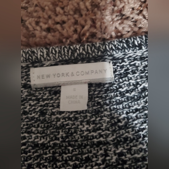 New York & Company sweater - Picture 3 of 7